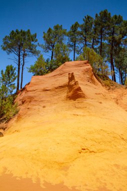 roussilion de hardal maden