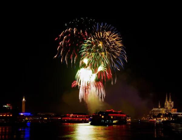 Fogos de artifício sobre o rio Reno — Fotografia de Stock