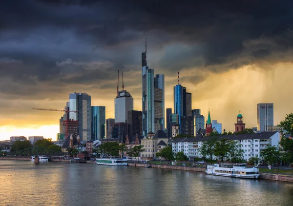 Thunderstorm over skyline of Frankfurt – stockfoto