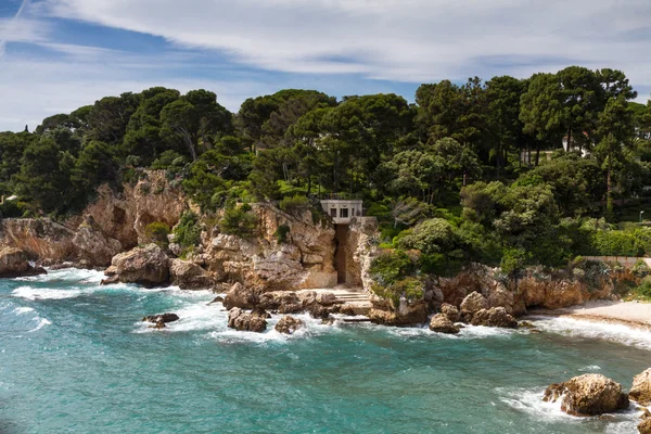 Cap d'Antibes Sahil kayalar