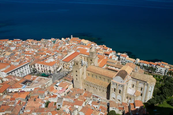Panorama of Cefalu with cathedral — Stock Photo, Image