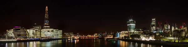 Panorama van Londen bij nacht — Stockfoto