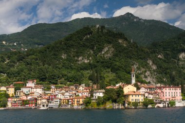 Ortaçağ Köyü varenna como Gölü