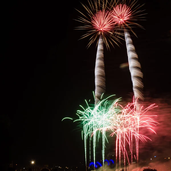 ライン川のカラフルな花火 — ストック写真