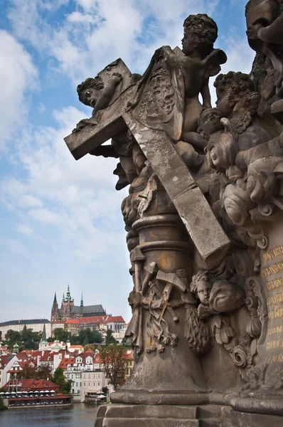 charles Köprüsü'nde heykel