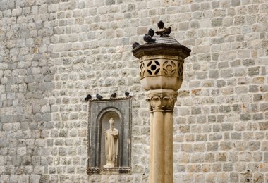 dubrovnik adlı köşesi