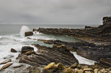 engebeli kıyı şeridi
