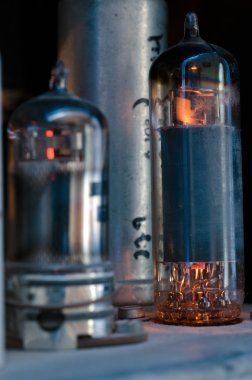 Vakum Tüpleri parlayan