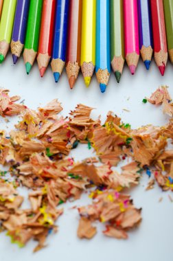 çok renkli kalemler