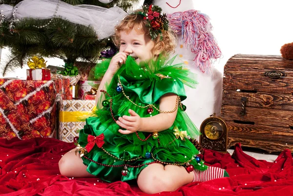 Κορίτσι γιορτάζει τα Χριστούγεννα — Φωτογραφία Αρχείου
