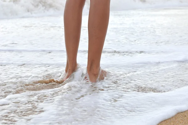 Гарні ноги красивої дівчини — стокове фото