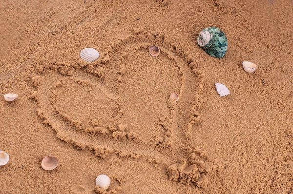 Heart drawing in the sand — Stock Photo, Image