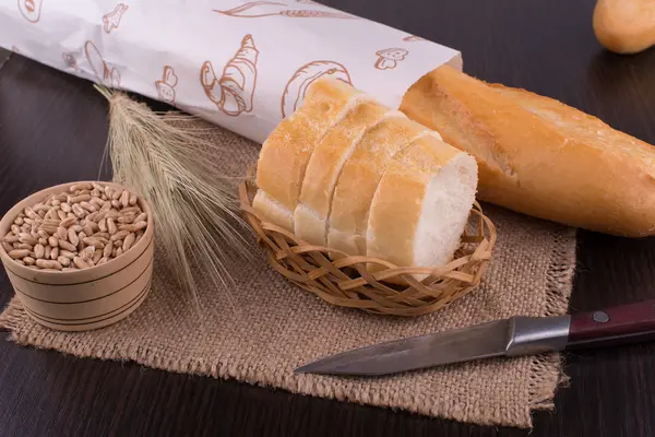 Bodegón con pan y orejas — Foto de Stock