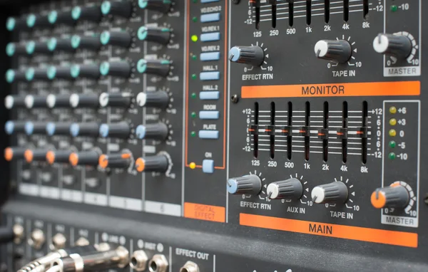 Pannello di controllo del mixer sonoro — Foto Stock