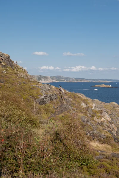 Schilderachtig uitzicht op de Zweedse kust — Stockfoto