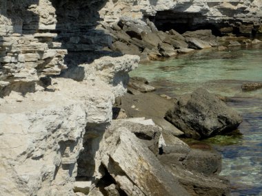 kayalık deniz kıyısı