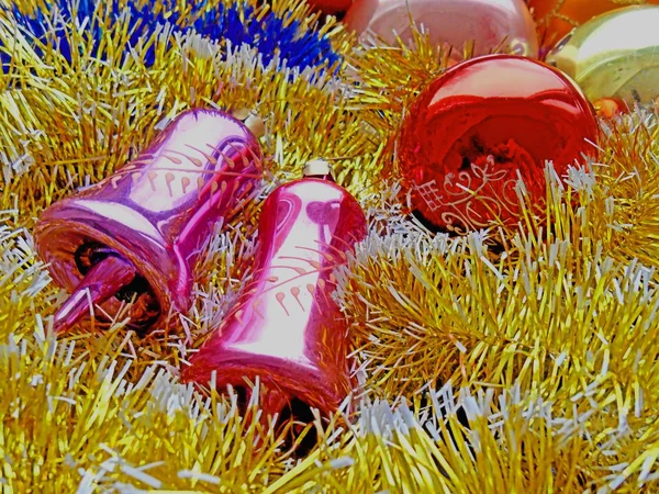 Cloche de décoration de Noël et Nouvel An sur fond d'or abstrait — Photo
