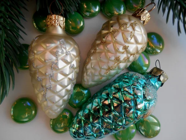 Cones de pinho decoração de Natal — Fotografia de Stock