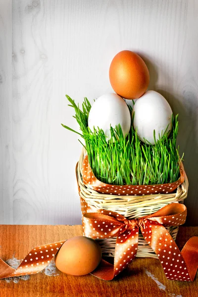 Easter eggs on the grass — Stock Photo, Image