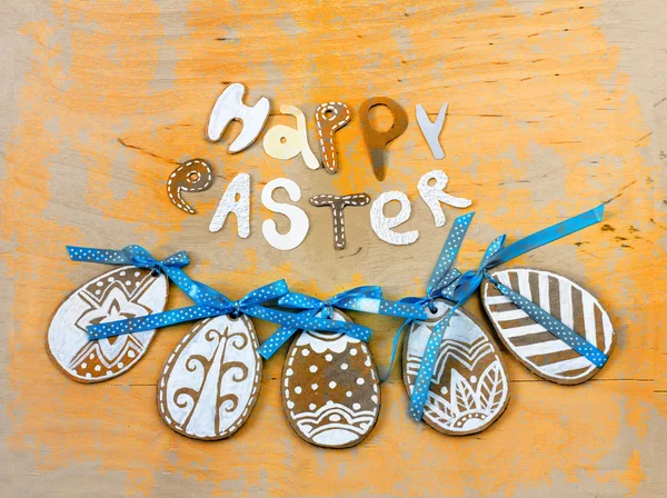 Easter background with eggs and lettering "happy easter" — Stock Photo, Image