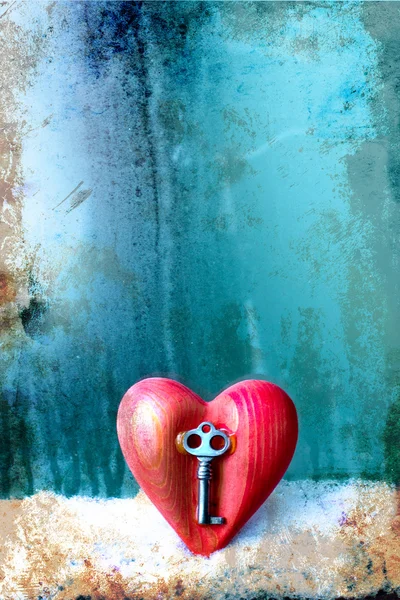 Aşkın sembolü olarak kalbi olan anahtar.