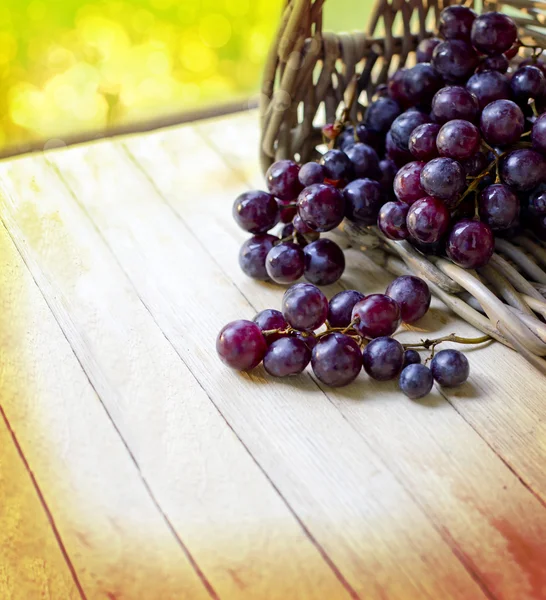 Grapes in basket — Stock Photo, Image