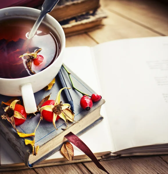 Knihy a čaj — Stock fotografie