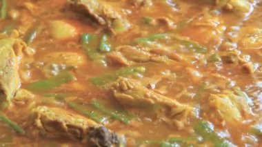 Hacı ile tipik İspanyol paella