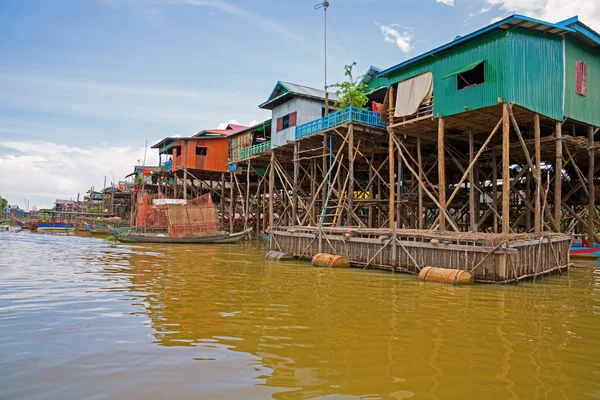 Zwevende dorp — Stockfoto