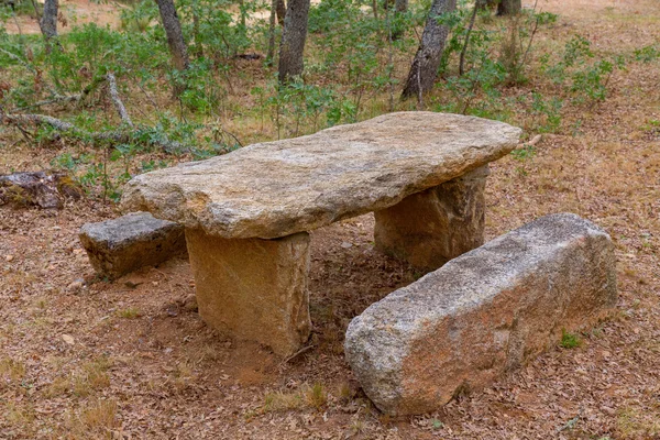 Mesa de piedra —  Fotos de Stock