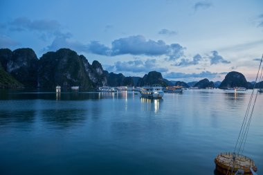 Halong bay gece, vietnam