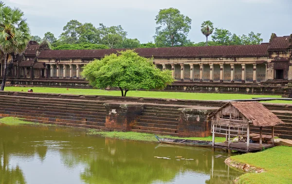 Angkor wat hoofdingang — Stockfoto