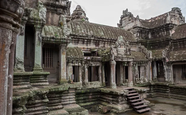 Angkor wat içinde — Stok fotoğraf