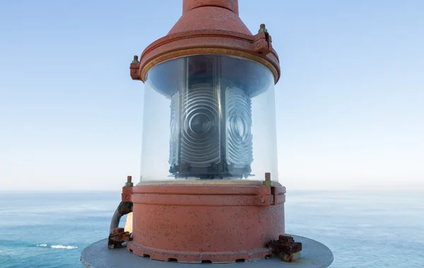 Leuchtturm und Meer — Stockfoto