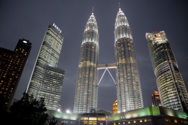 Petronas Kuleleri