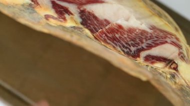 kesme serrano jambonu dilimleri