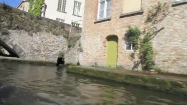 vintage ve köprü, brugge, Belçika ile kanal üzerinden yelken