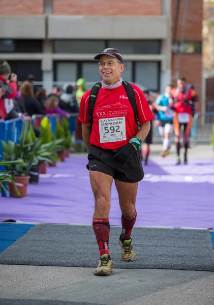 Carrera de montaña dura — Foto de Stock