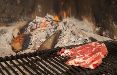 t-Bone biftek ızgara