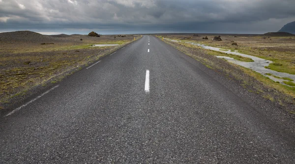 アイスランドを介して高速道路 — ストック写真