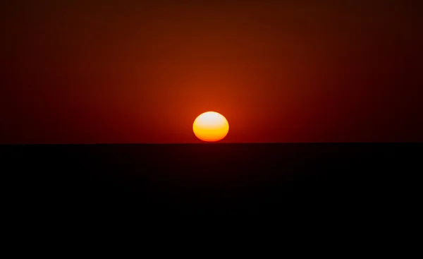 Prachtige Afrikaanse zonsondergang — Stockfoto