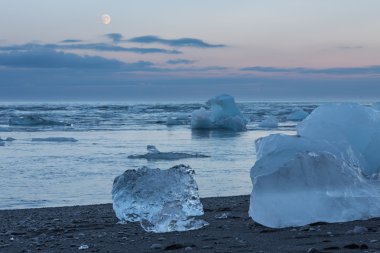 Mavi icebergs Beach