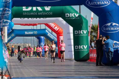 kansere karşı kadın yarış