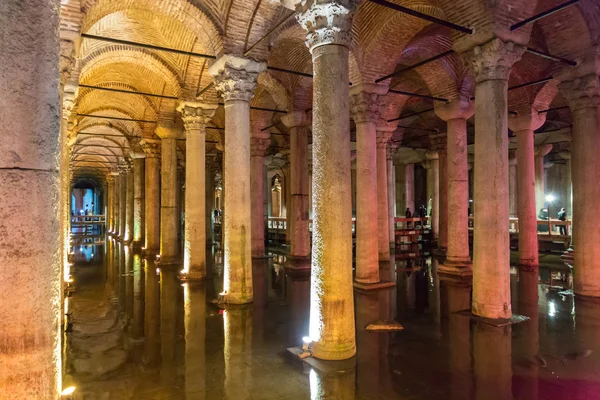 Cisterna de la Basílica Subterránea, Estambul, Turquía — Foto de Stock
