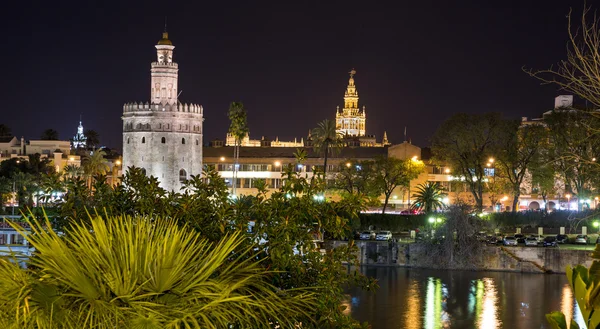 Der goldene Turm — Stockfoto