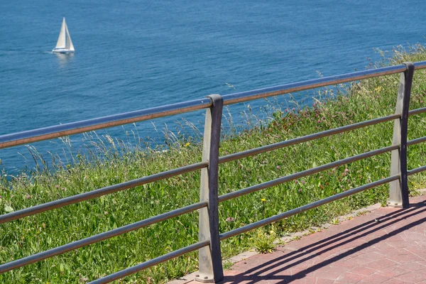 Fence to the ocean — Stock Photo, Image