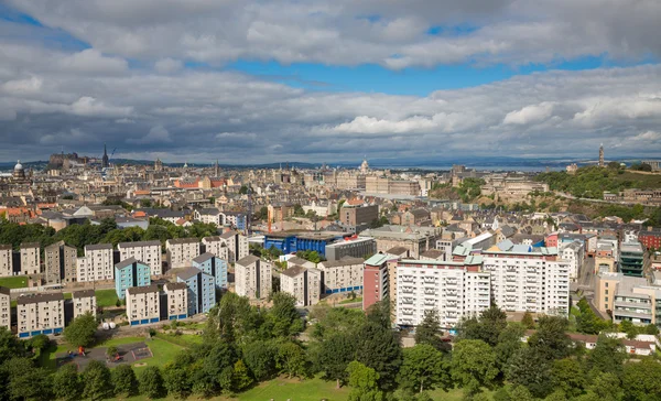 Široký výhled na panoráma Edinburghu — Stock fotografie