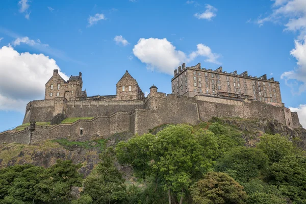 Edinburský hrad na skále hrad — Stock fotografie