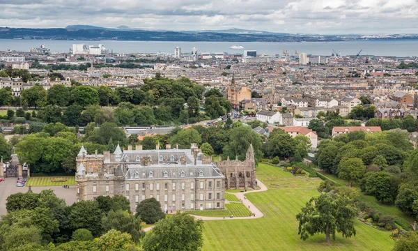 Pemandangan Edinburgh dari Kursi Arthurs — Stok Foto