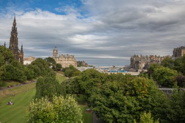 Scott anıt ve bahçeler Edinburgh, İskoçya, Birleşik Krallık